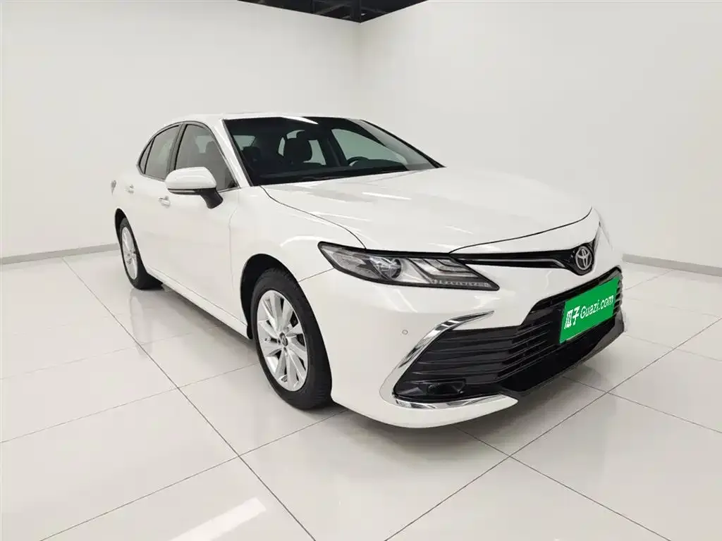 Toyota Camry — фото 9