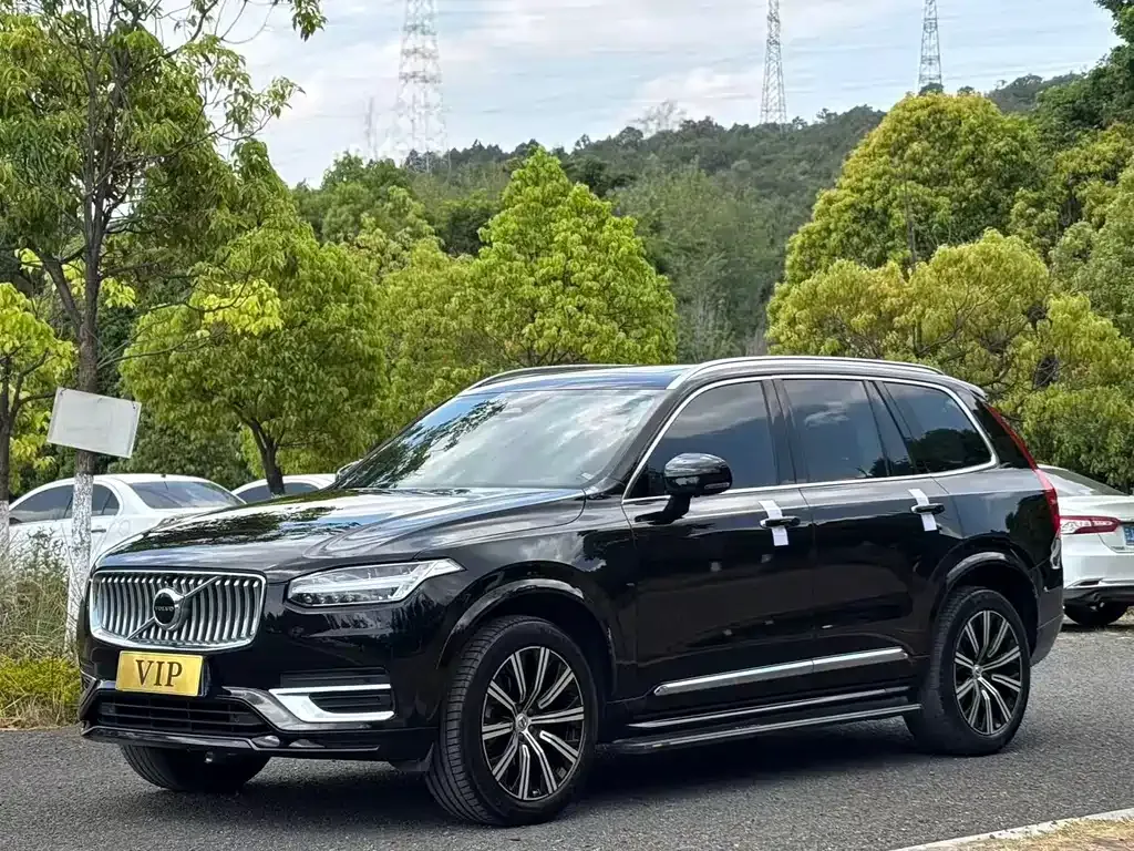 Volvo XC90 — фото 1