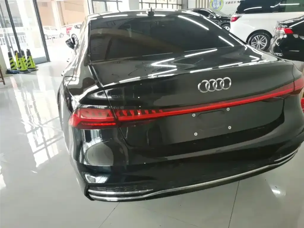 Audi A7L — фото 2