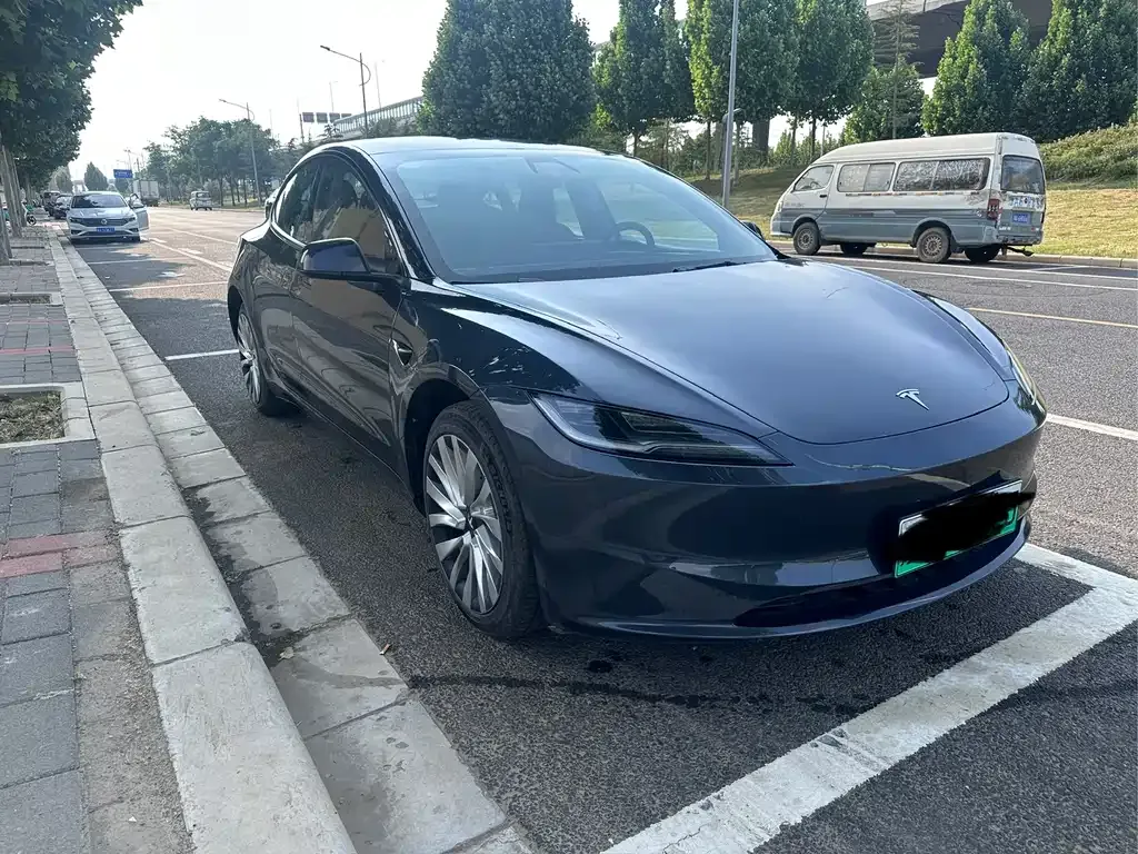 Tesla Model 3 — фото 9