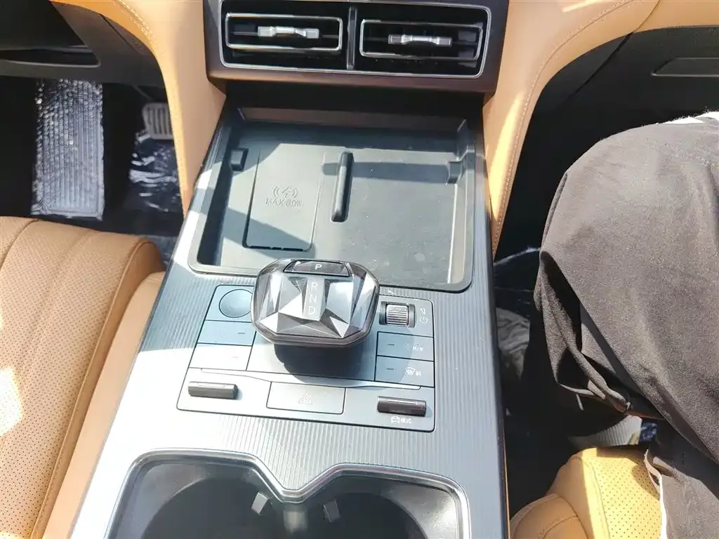 BYD L DM-i 2024 из CN, фото 5
