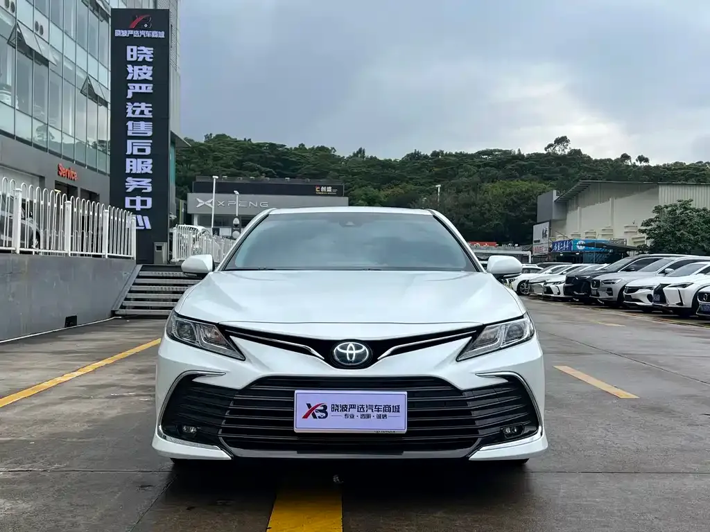 Toyota Camry — фото 9