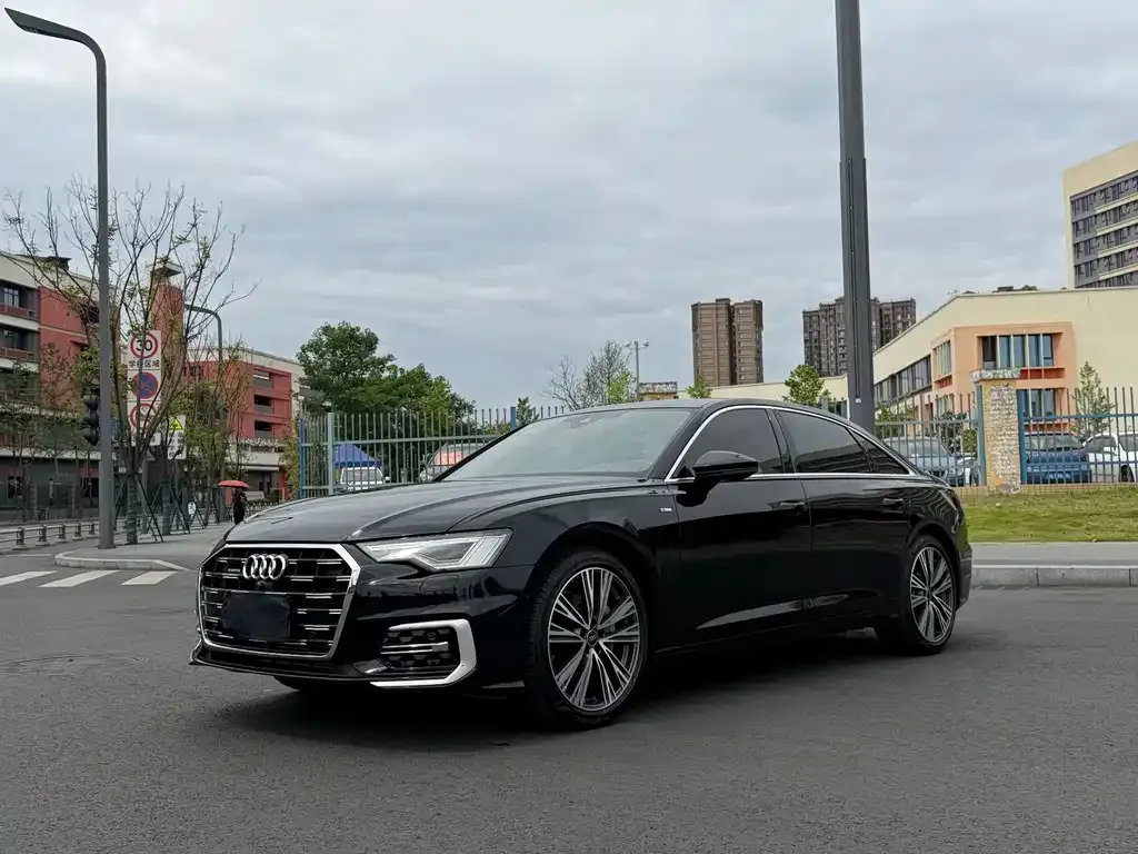Audi A6L — фото 1