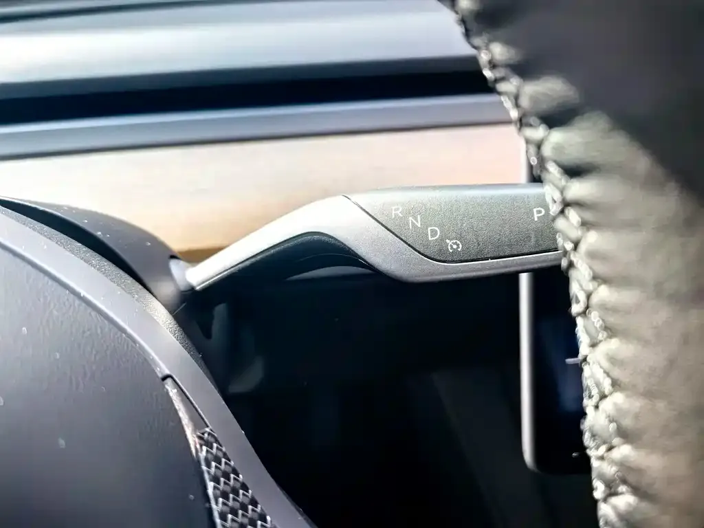 Tesla Model 3 — фото 7