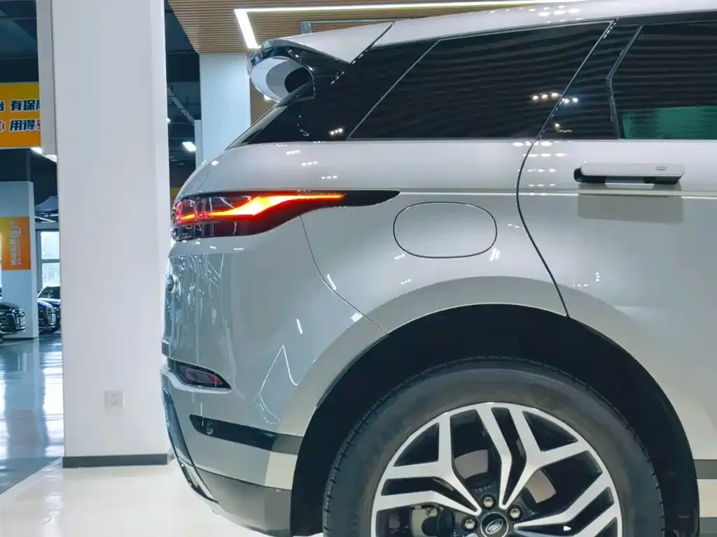 Land Rover Evoque — фото 10