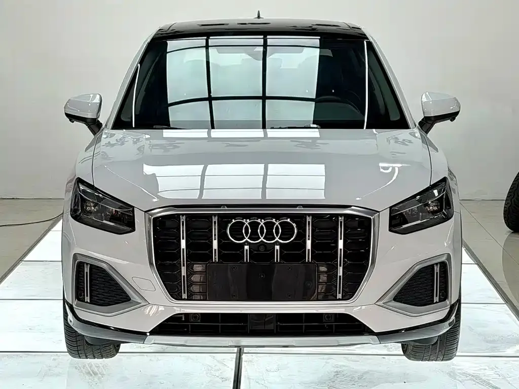 Audi Q2L — фото 7
