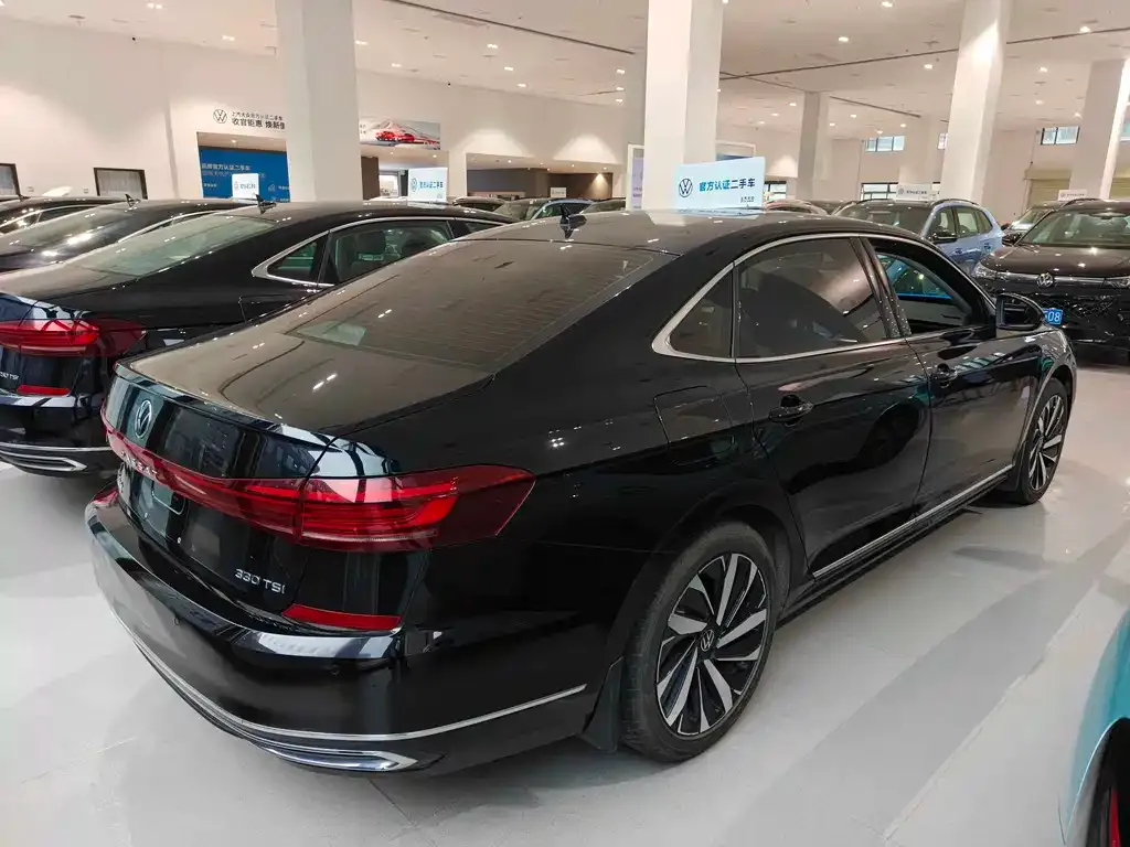 Volkswagen Passat — фото 3