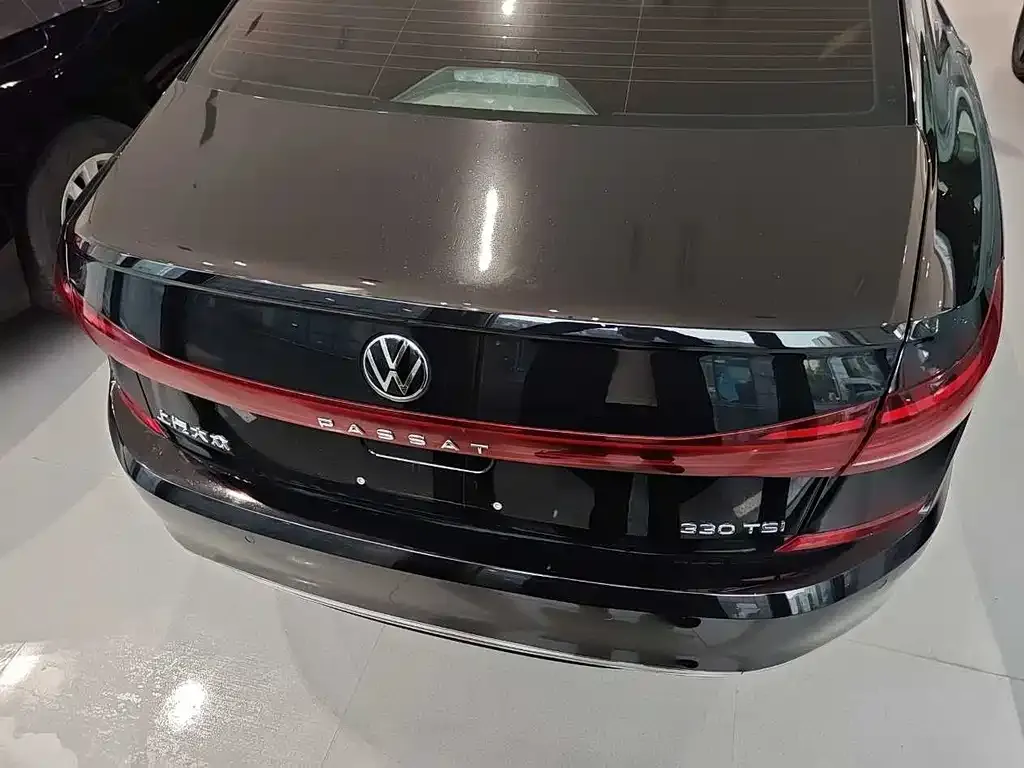 Volkswagen Passat — фото 9