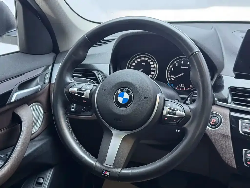 BMW X1 — фото 2