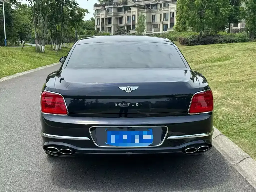 Bentley Flying Spur — фото 8