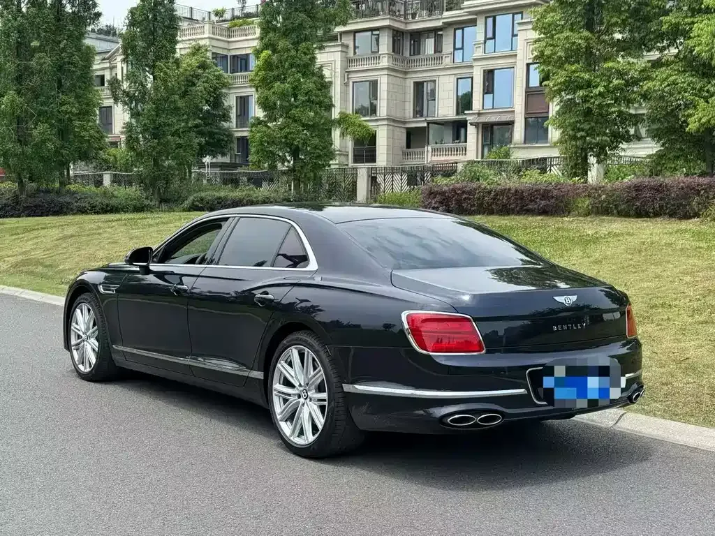 Bentley Flying Spur — фото 7