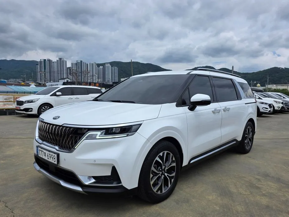 Kia Carnival — фото 1
