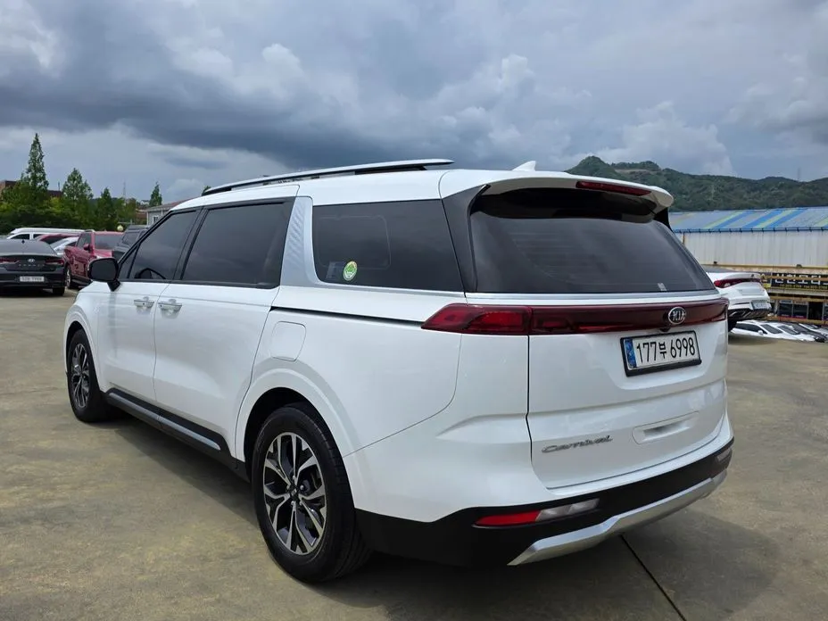 Kia Carnival — фото 4