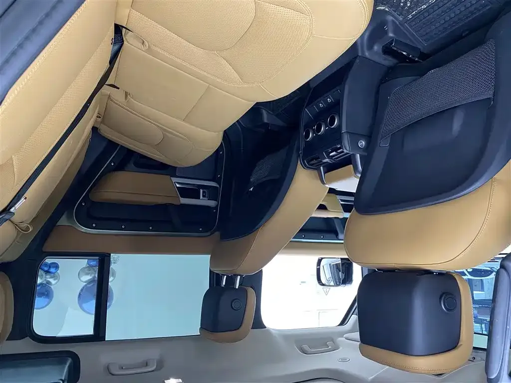 Land Rover Defender — фото 10