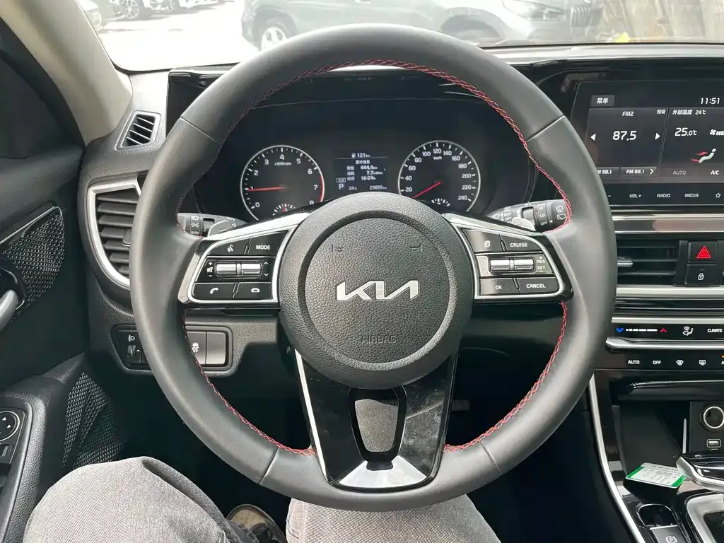 Kia KX3 — фото 10