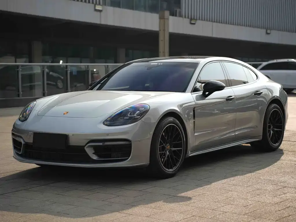 Porsche Panamera — фото 1
