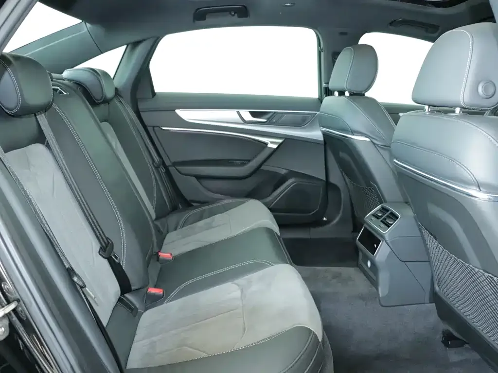 Audi A6L 2021 из CN, фото 8