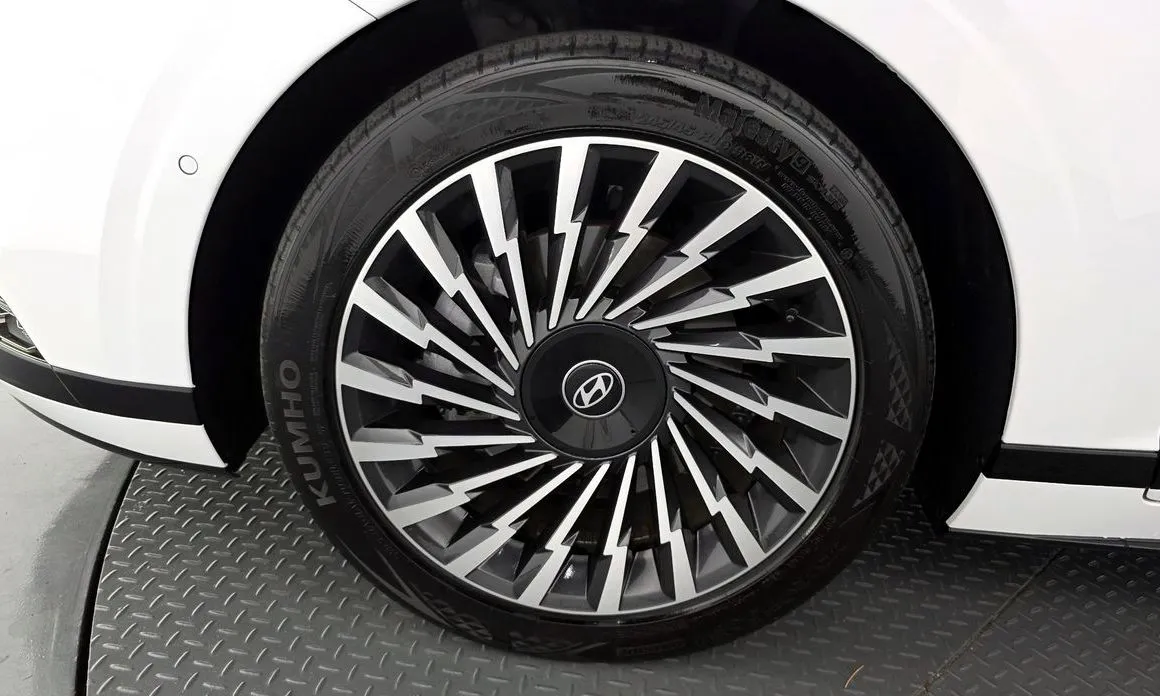Hyundai Grandeur 2023 из KR, фото 8