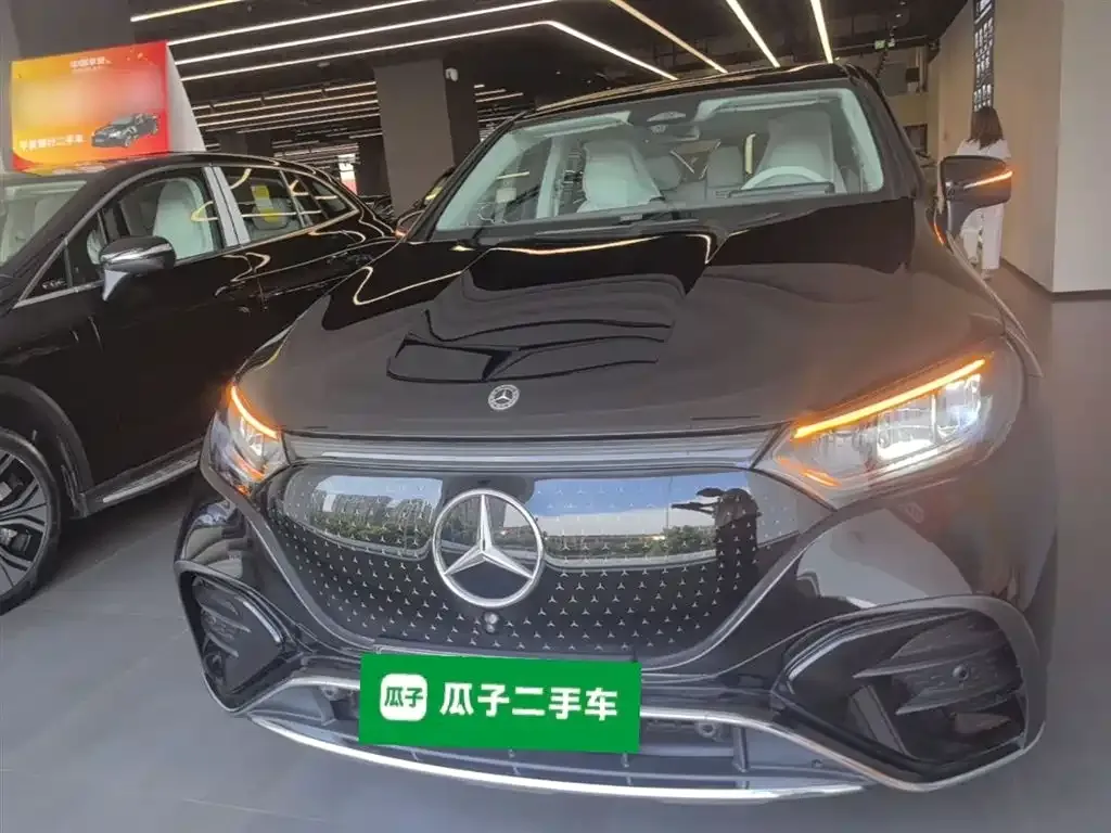Mercedes-Benz EQE SUV — фото 10
