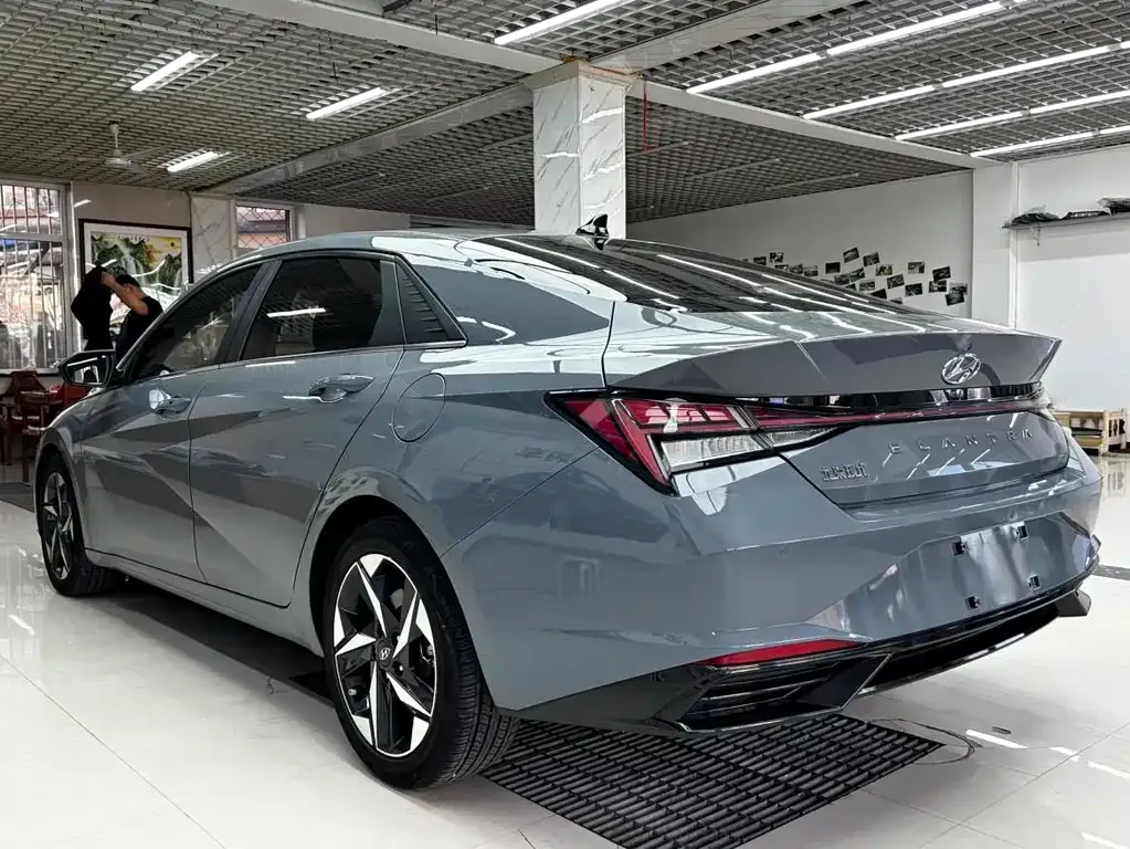 Hyundai Elantra — фото 6