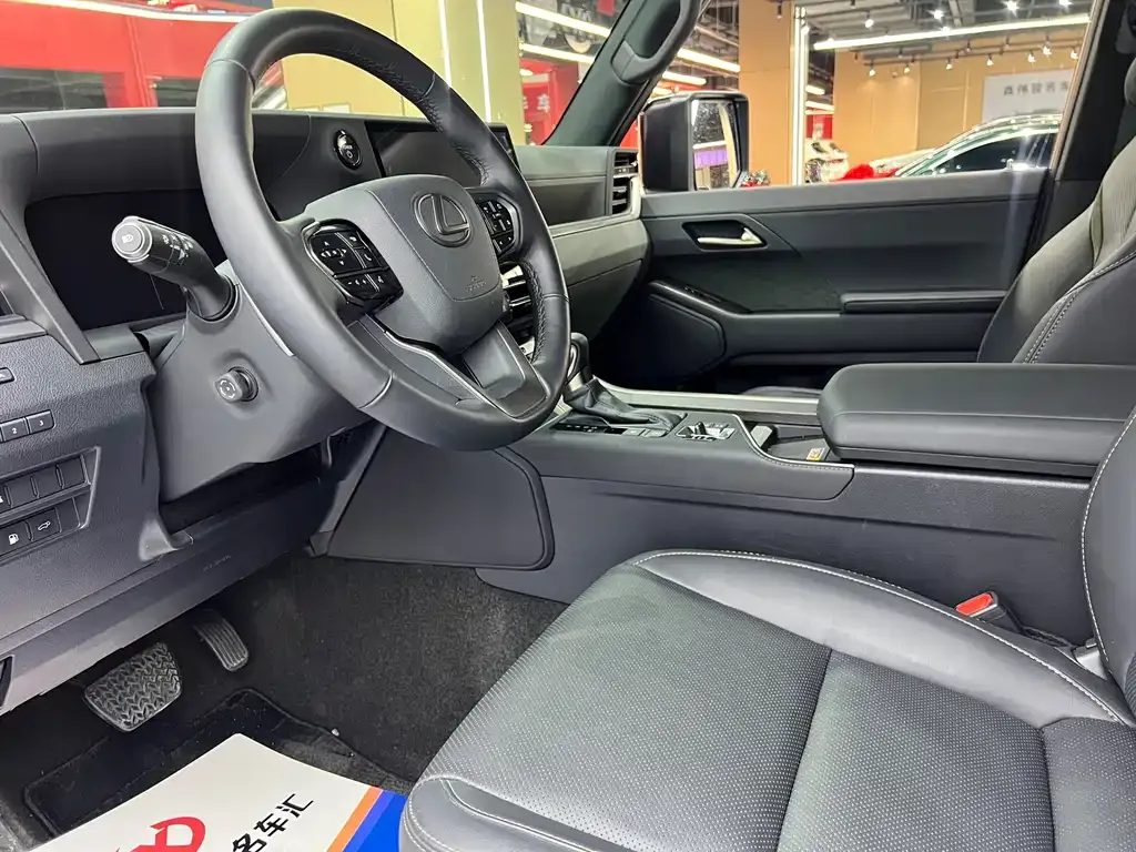 Lexus GX 2025 из CN, фото 4