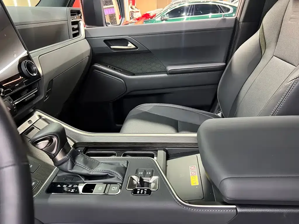 Lexus GX 2025 из CN, фото 9