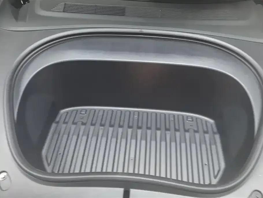 Tesla Model 3 — фото 4