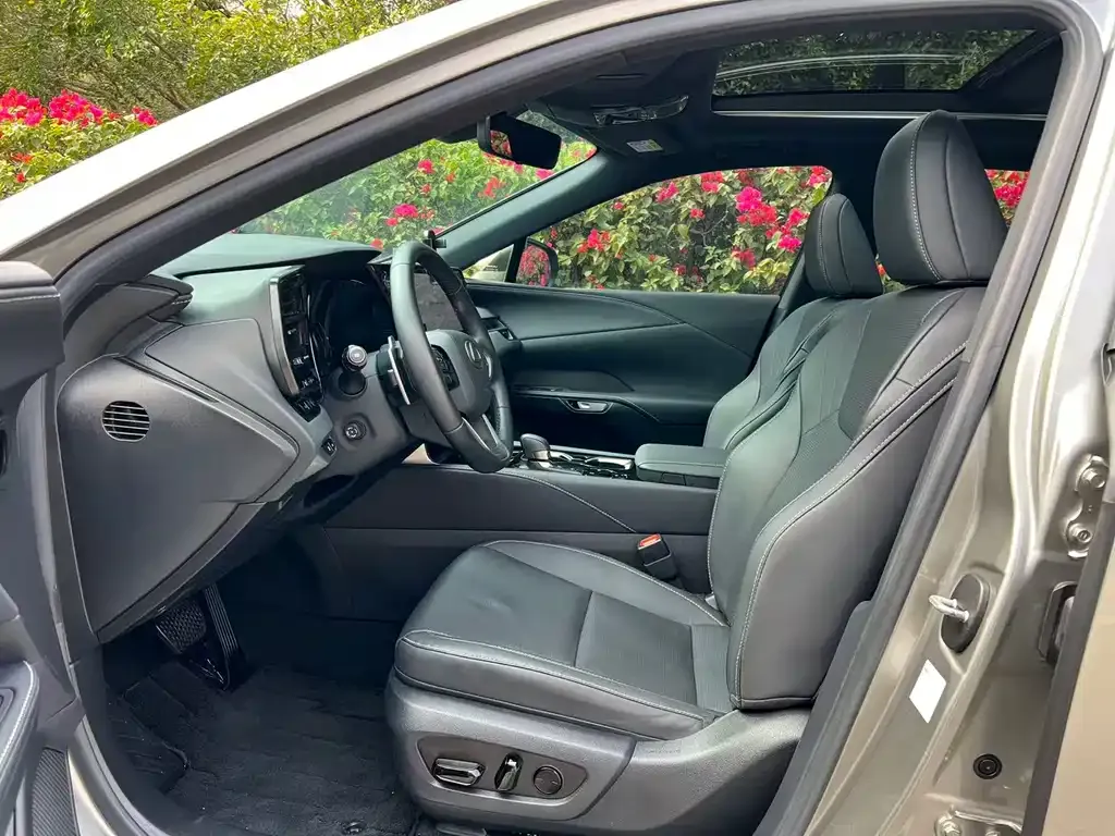 Lexus RX — фото 2