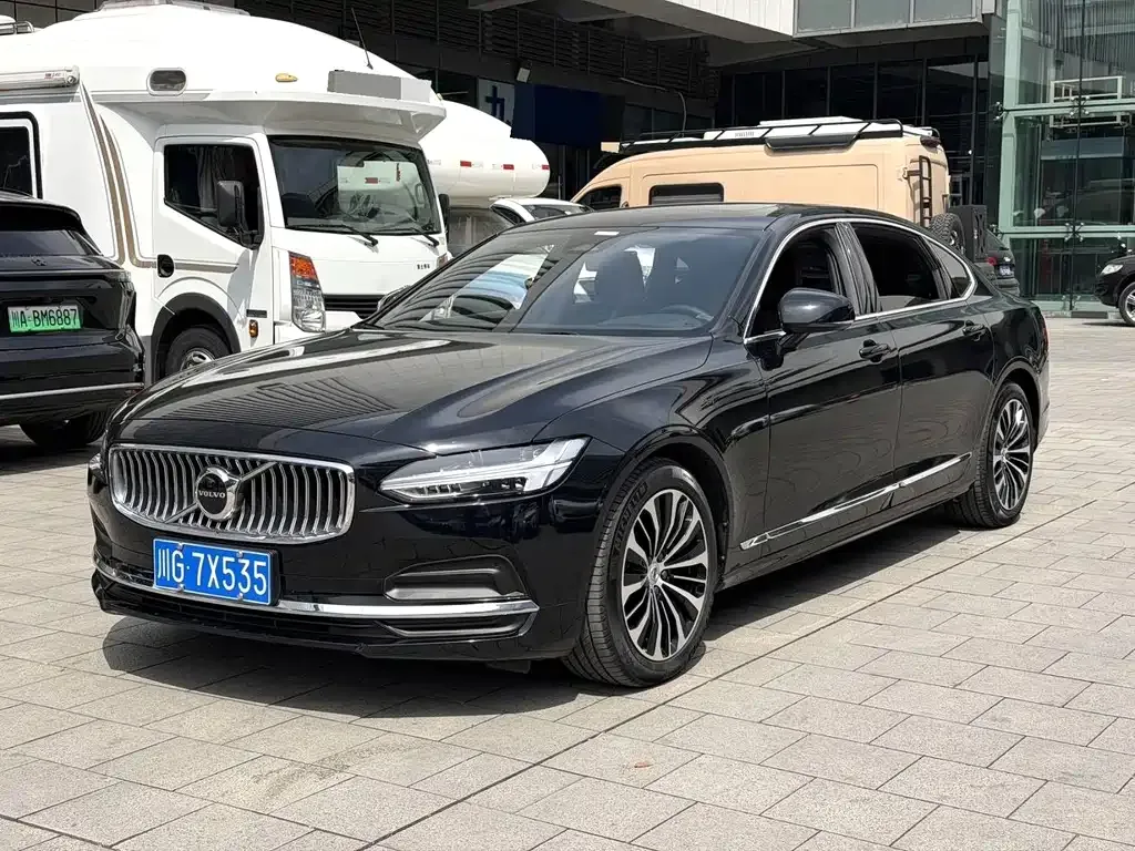 Volvo S90 — фото 1