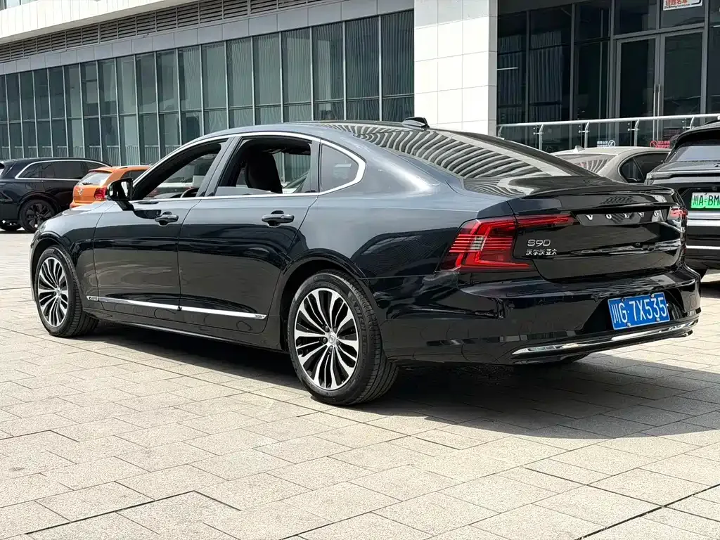 Volvo S90 — фото 8