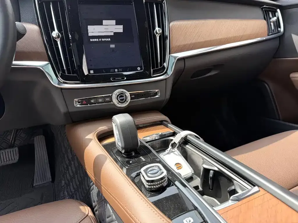 Volvo S90 — фото 10