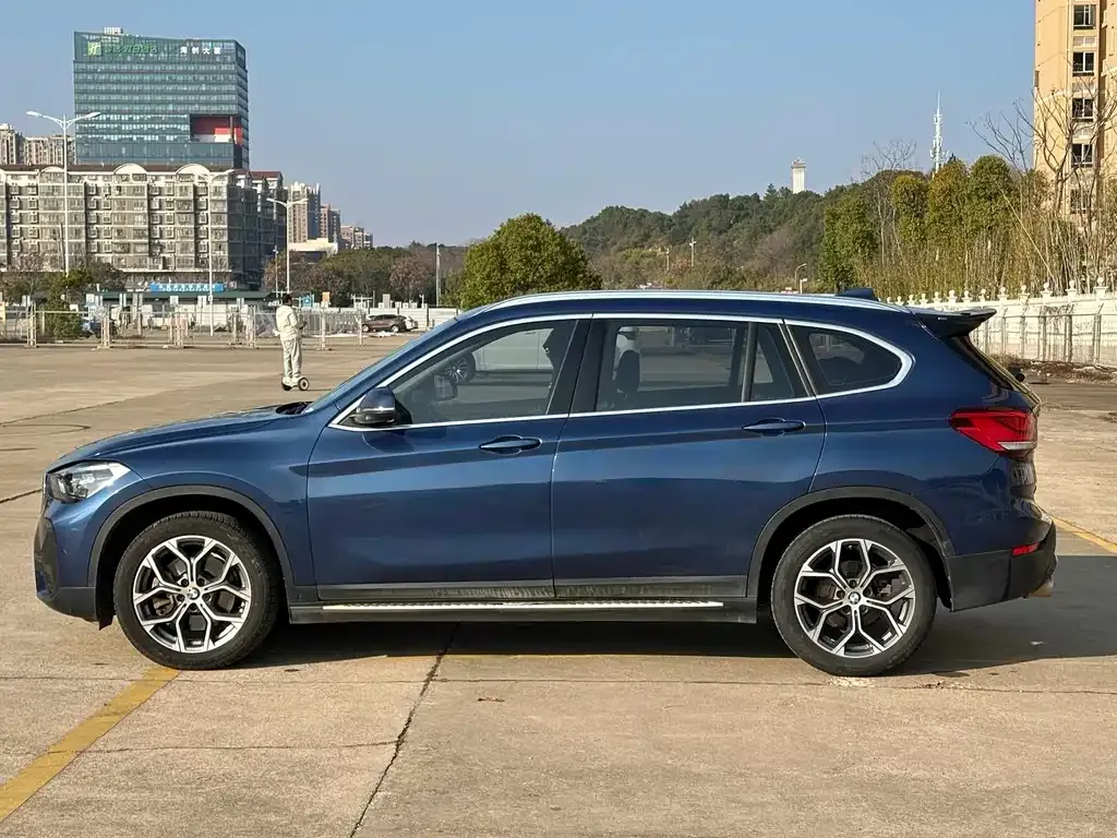 BMW X1 — фото 5
