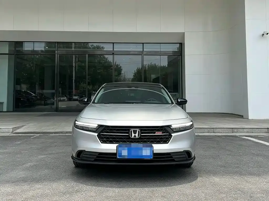 Honda Accord — фото 1