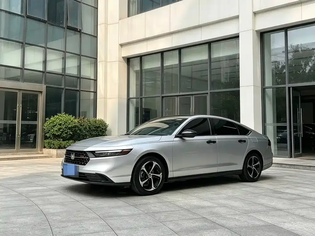 Honda Accord — фото 9