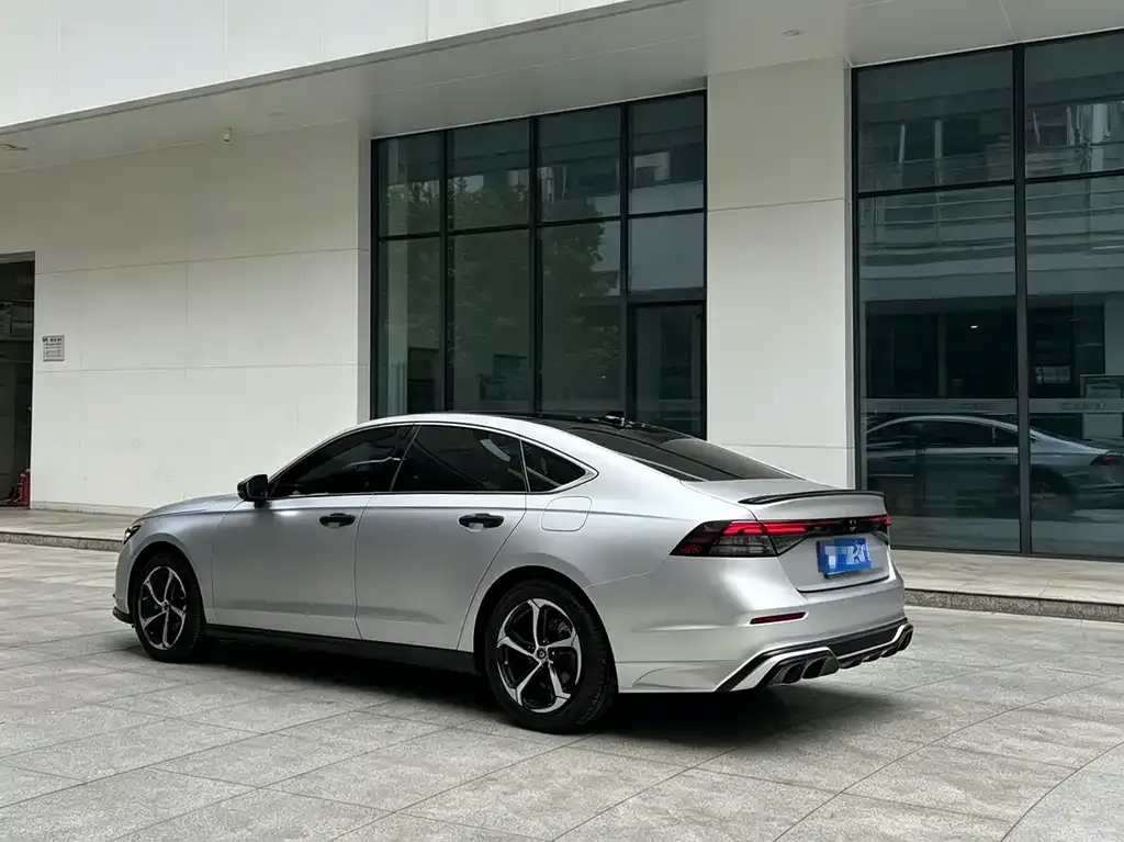 Honda Accord — фото 4