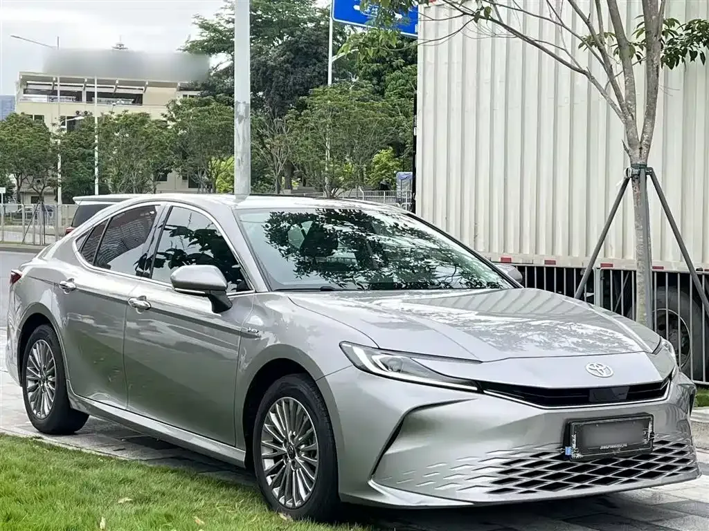 Toyota Camry — фото 5