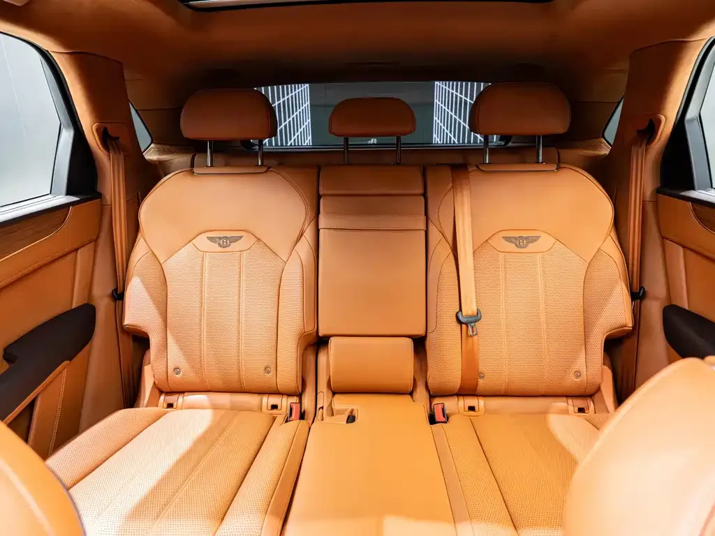 Bentley Bentayga — фото 2