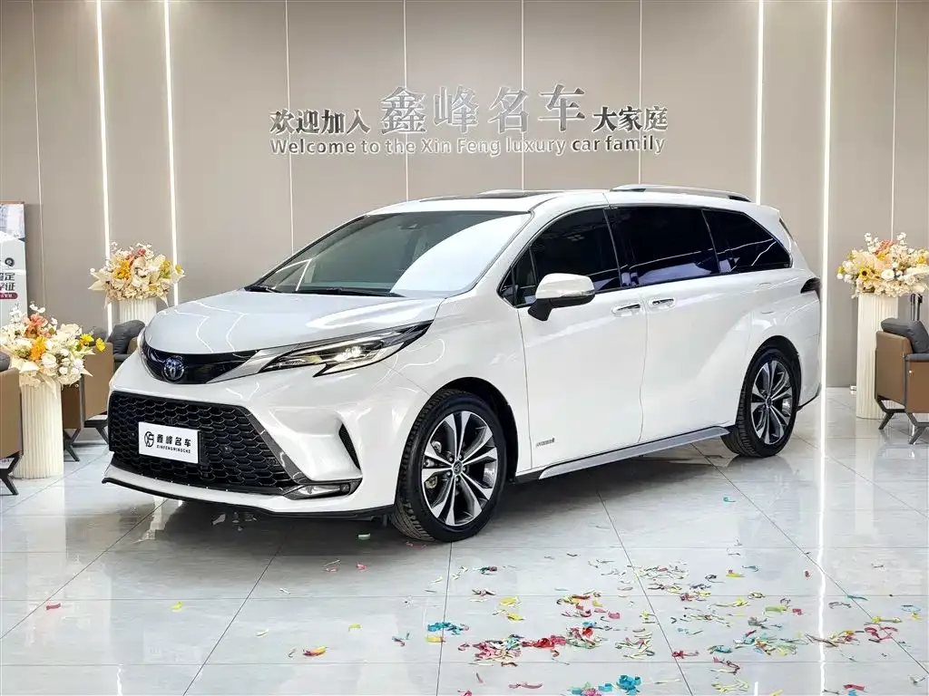 Toyota Granvia — фото 1