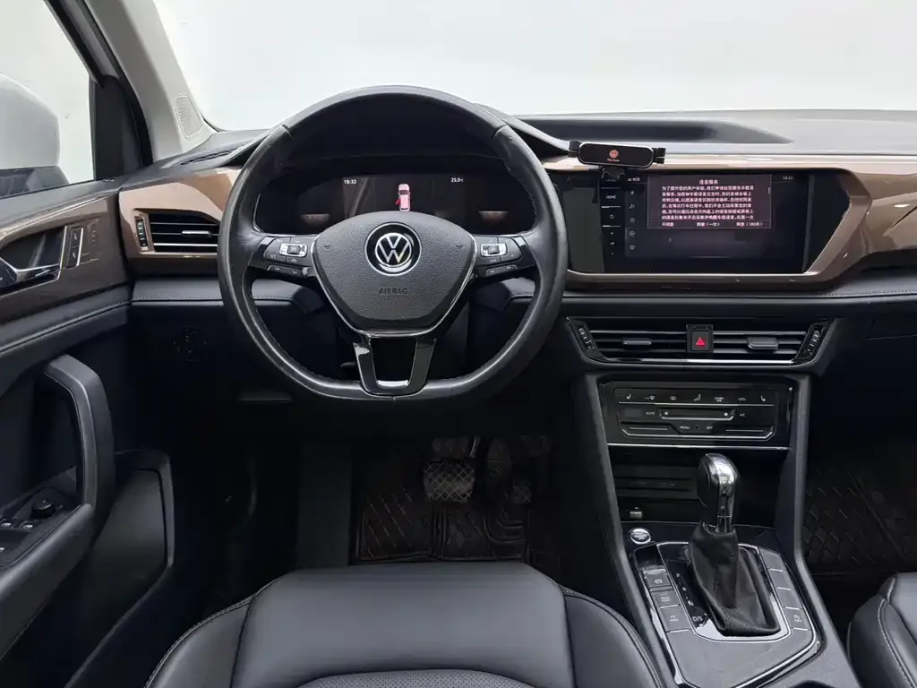 Volkswagen Tharu — фото 4