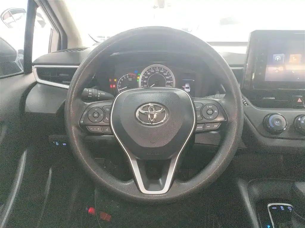 Toyota Corolla — фото 2