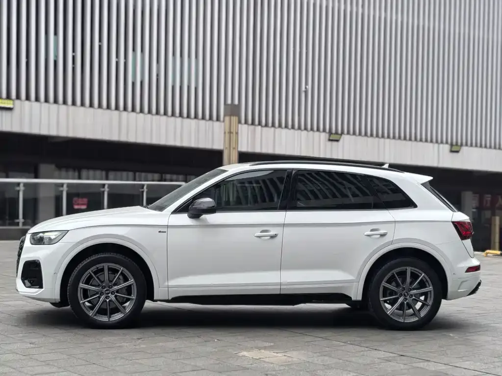Audi Q5L 2022 из CN, фото 3