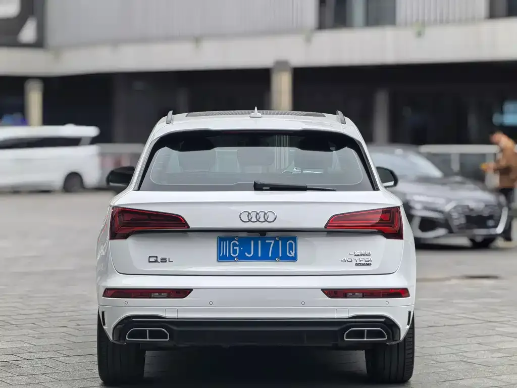Audi Q5L 2022 из CN, фото 2