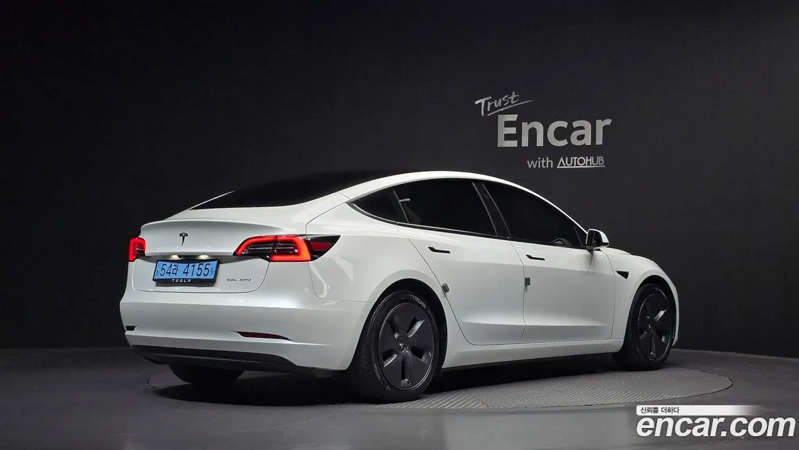 Tesla Model 3 — фото 4