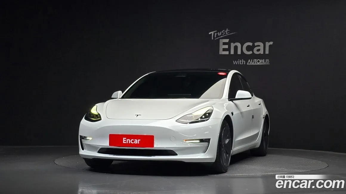 Tesla Model 3 — фото 3