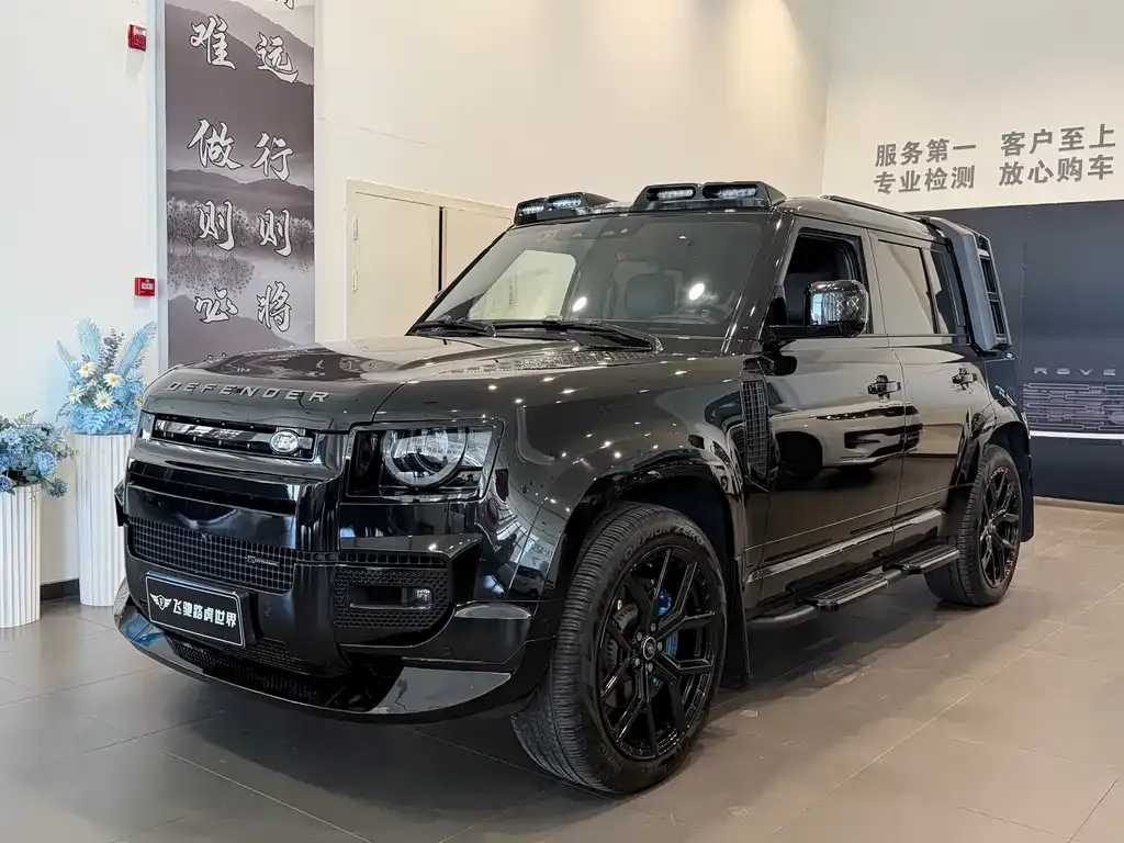 Land Rover Defender — фото 1