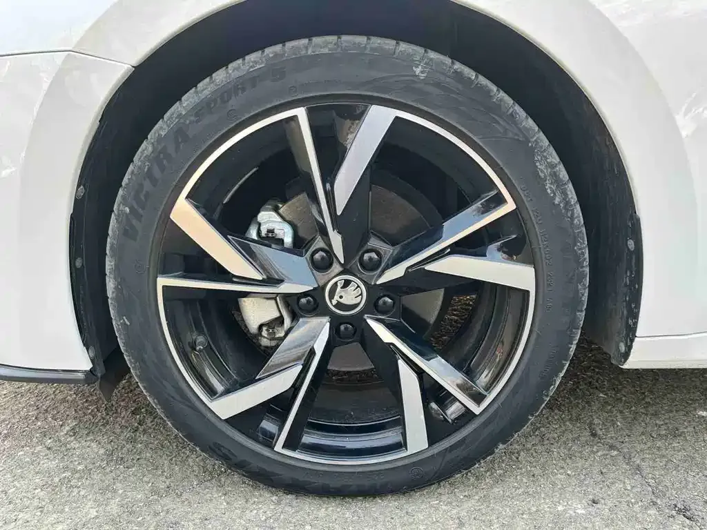 Skoda Octavia 2022 из CN, фото 8