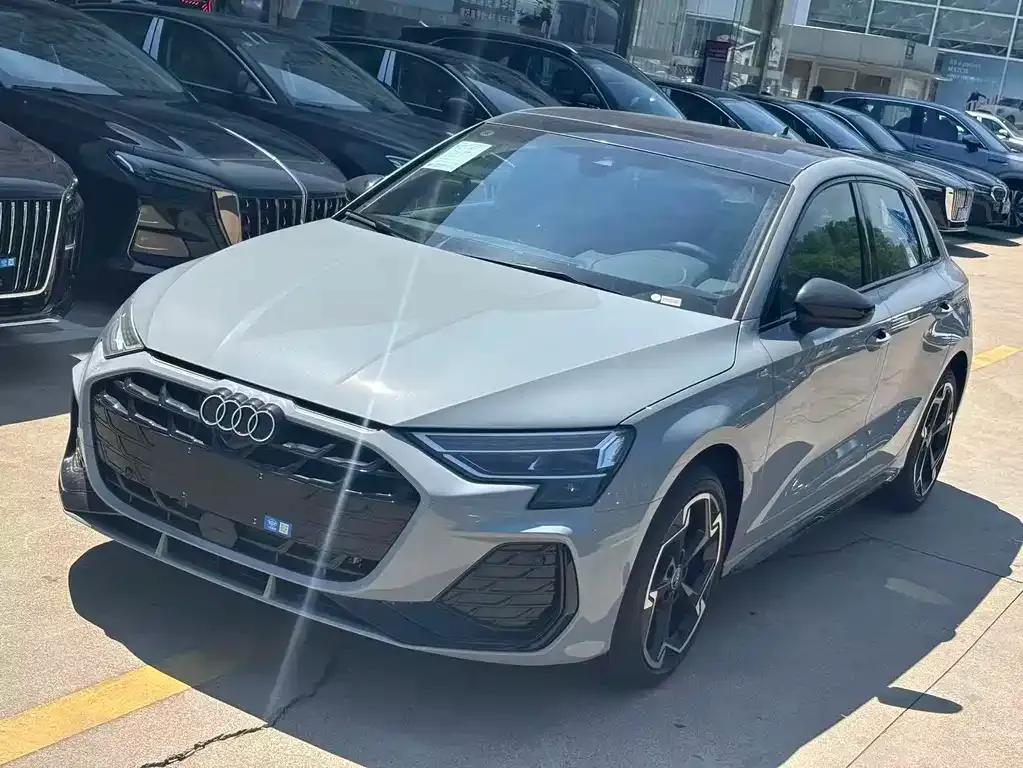 Audi A3 — фото 1