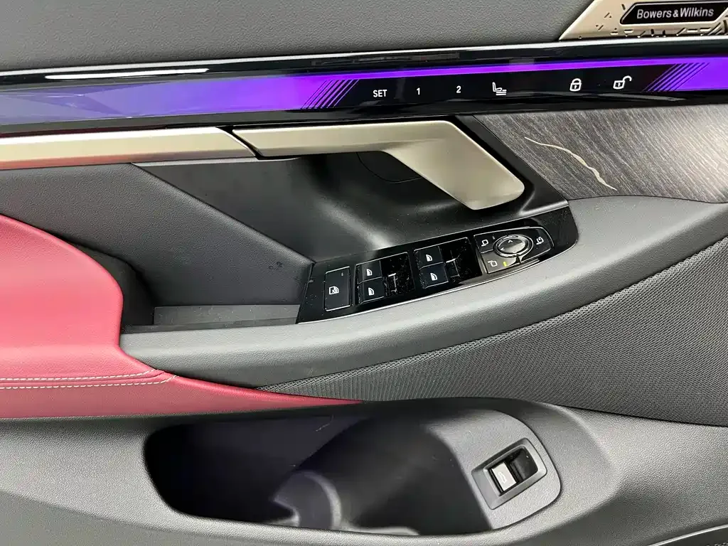 BMW 5 Series — фото 10
