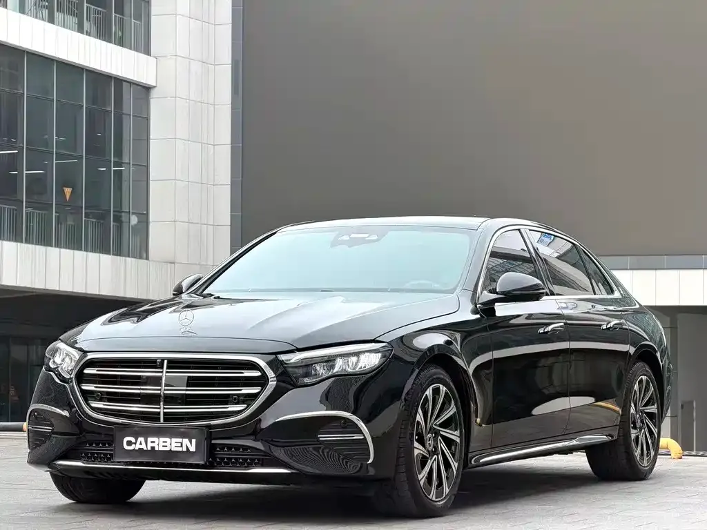 Mercedes-Benz E-Class — фото 1