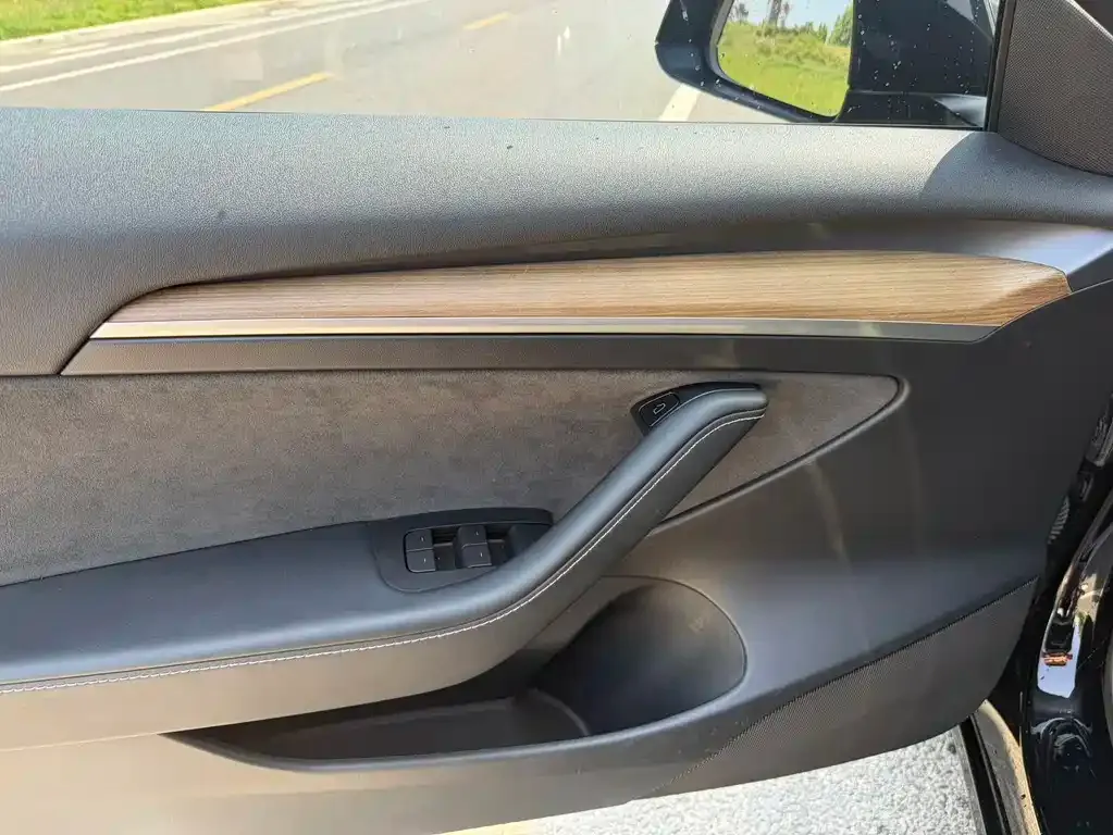 Tesla Model 3 — фото 2